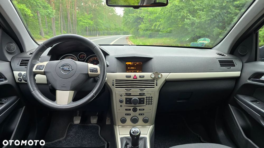 Opel Astra 1.9 CDTI - 9