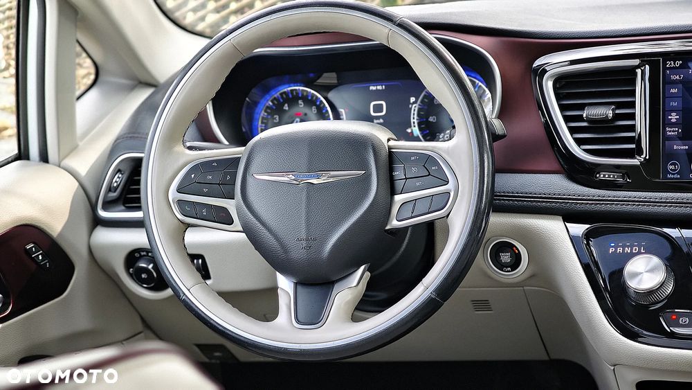 Chrysler Pacifica - 20