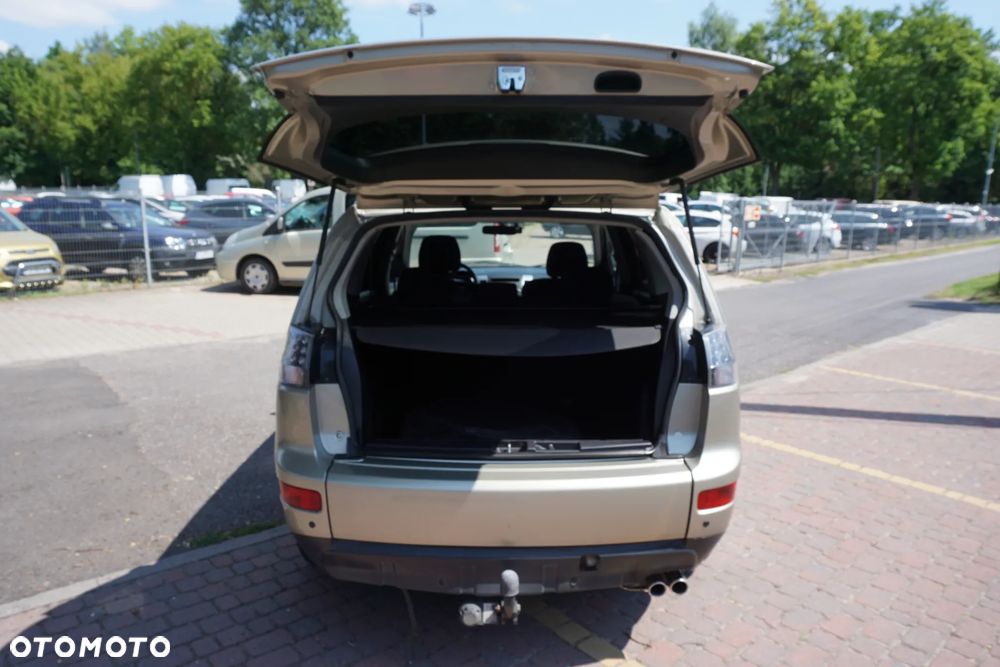 Mitsubishi Outlander 2.0 DID Instyle - 5