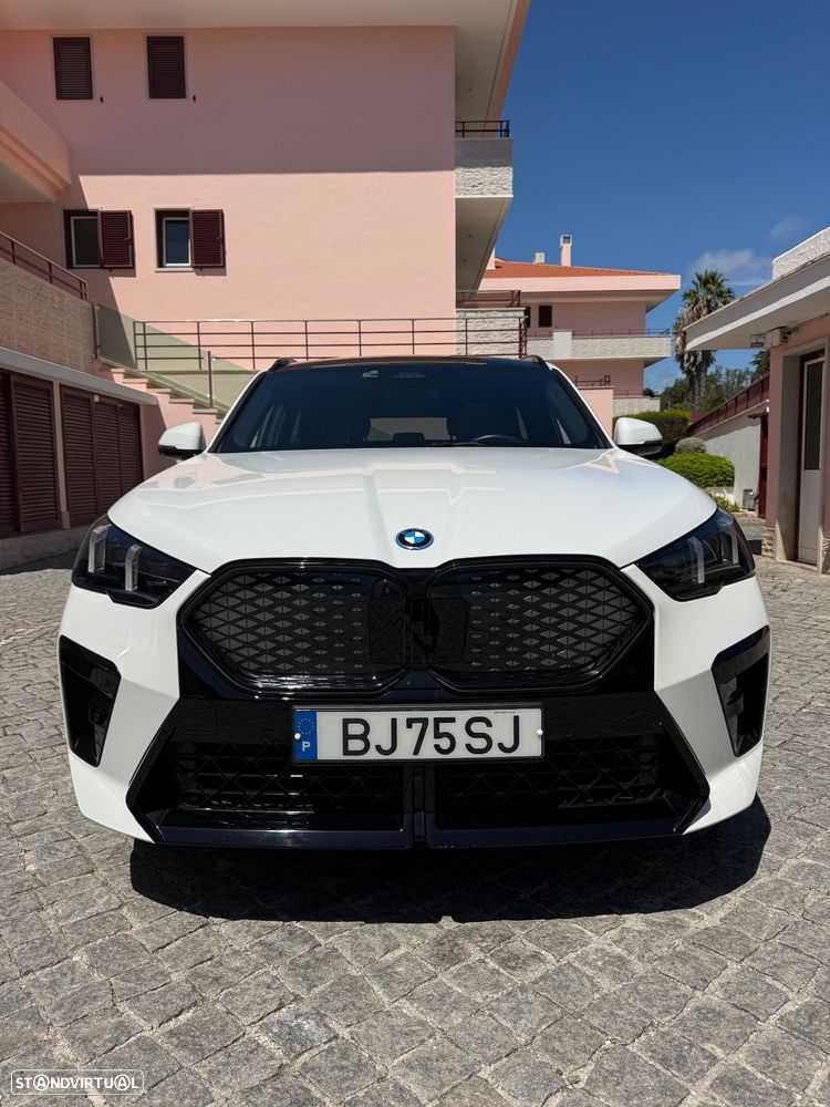 BMW iX2 eDrive20 Pack Desportivo M - 1