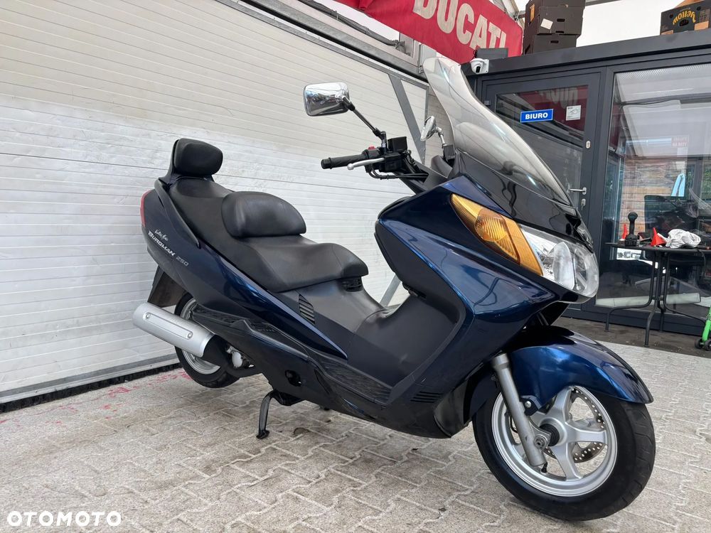 Suzuki Burgman - 5