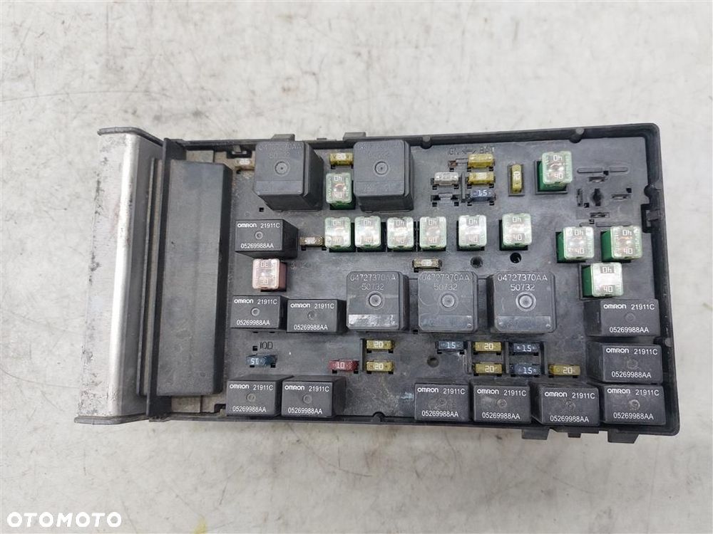 Skrzynka bezpieczników Chrysler Grand Voyager  2.5CRDI 141KM 04727080AC - 2