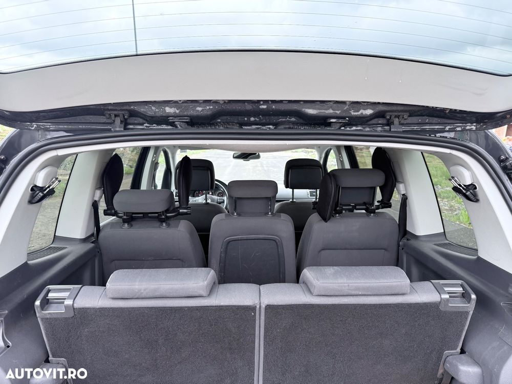 Volkswagen Touran - 2