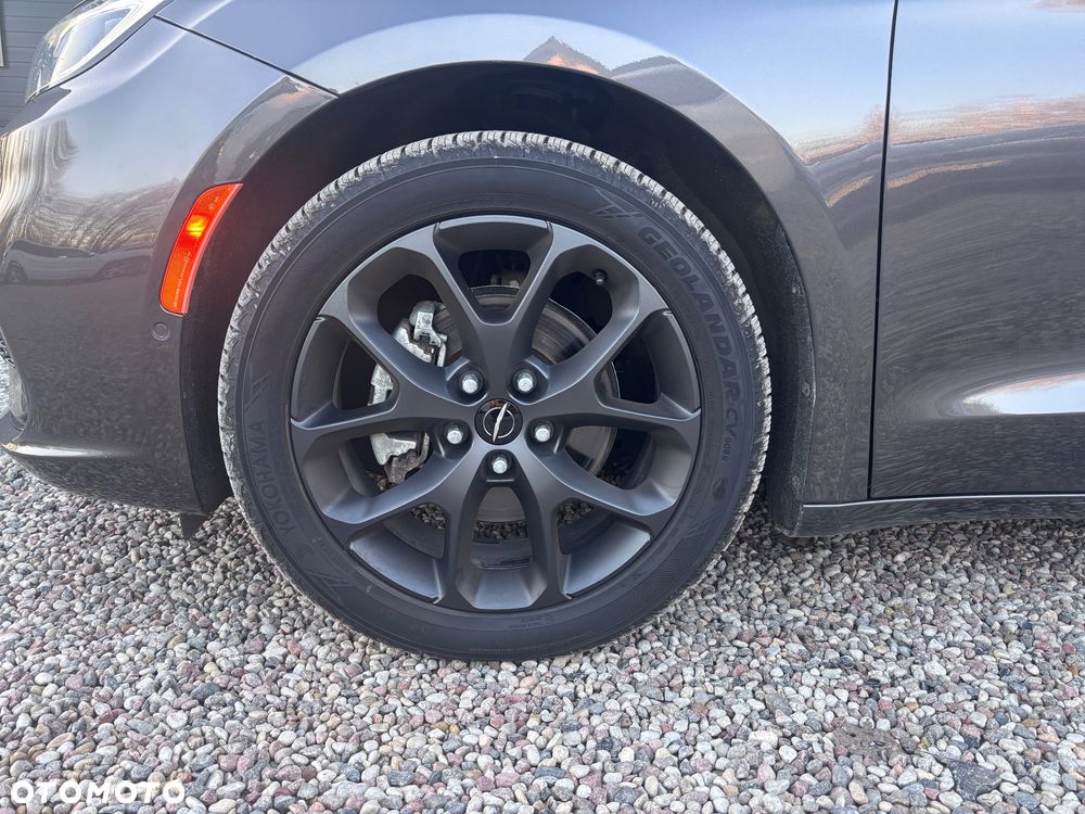 Chrysler Pacifica - 11