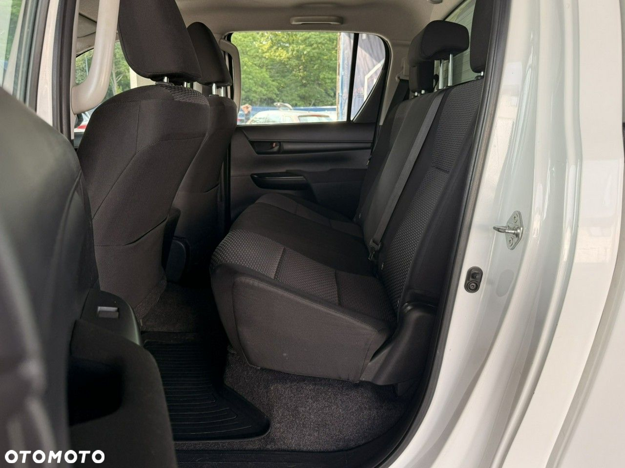 Toyota Hilux 2.4 D-4D Double Cab DLX 4x4 - 12