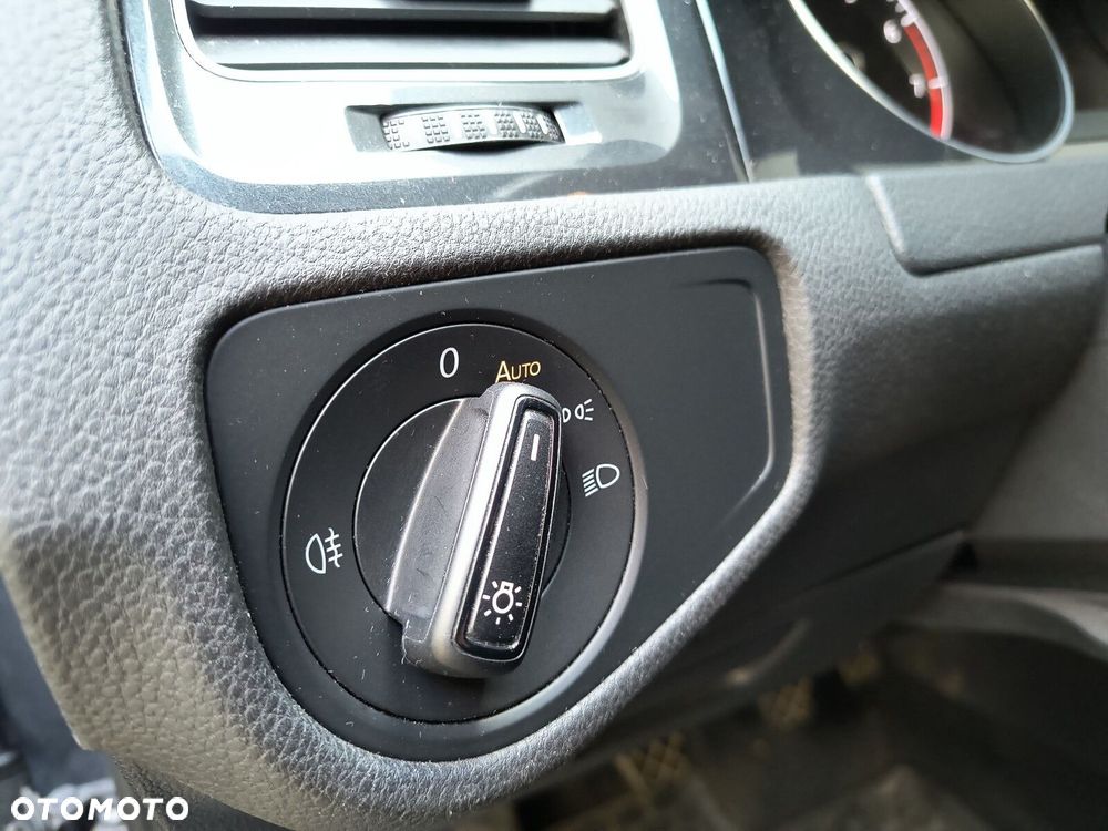 Volkswagen Golf Variant 1.0 TSI BMT Trendline - 24