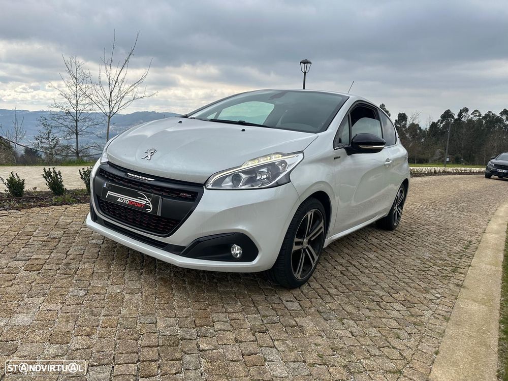 Peugeot 208 1.2 PureTech GT Line - 2