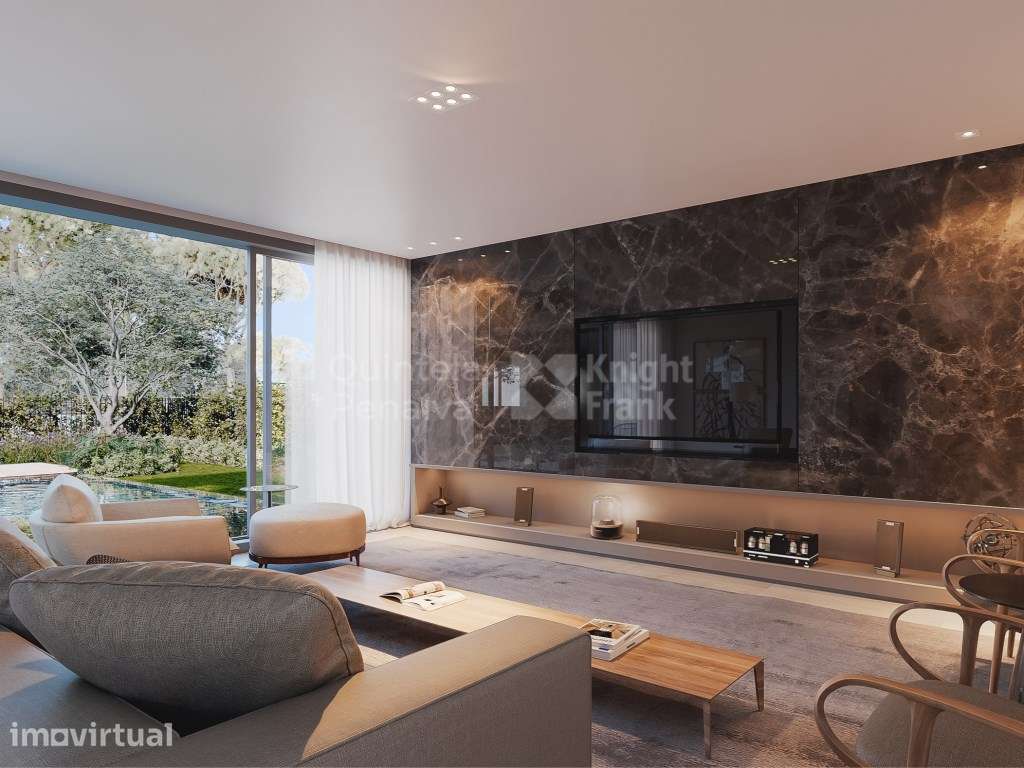 Moradia Triplex T5 +1 com Jardim e Piscina em Birre, Cascais - Grande imagem: 3/27