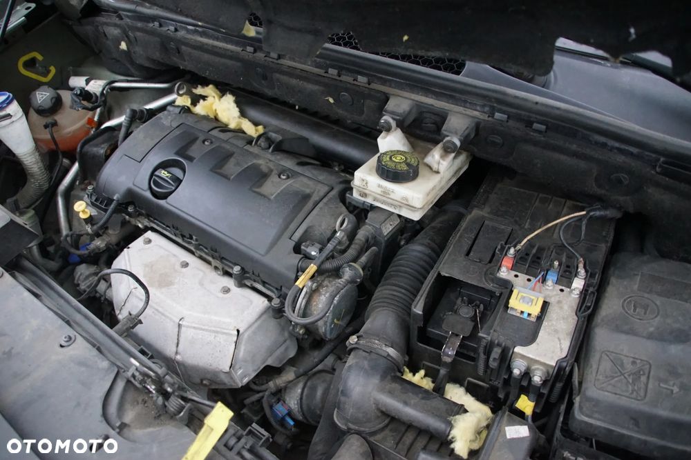 Auto na części - Citroen Berlingo II Multispace 1.6 VTI 120 KM 5F01 20DP56 KGP 2010R Silnik Skrzynia Drzwi Lusterko Zderzak Klapa Lampa Klamka Szyba Relingi Deska Kokpit Sterownik Moduł Czujnik Licznik Panel Wyświetlacz Kierownica - 20