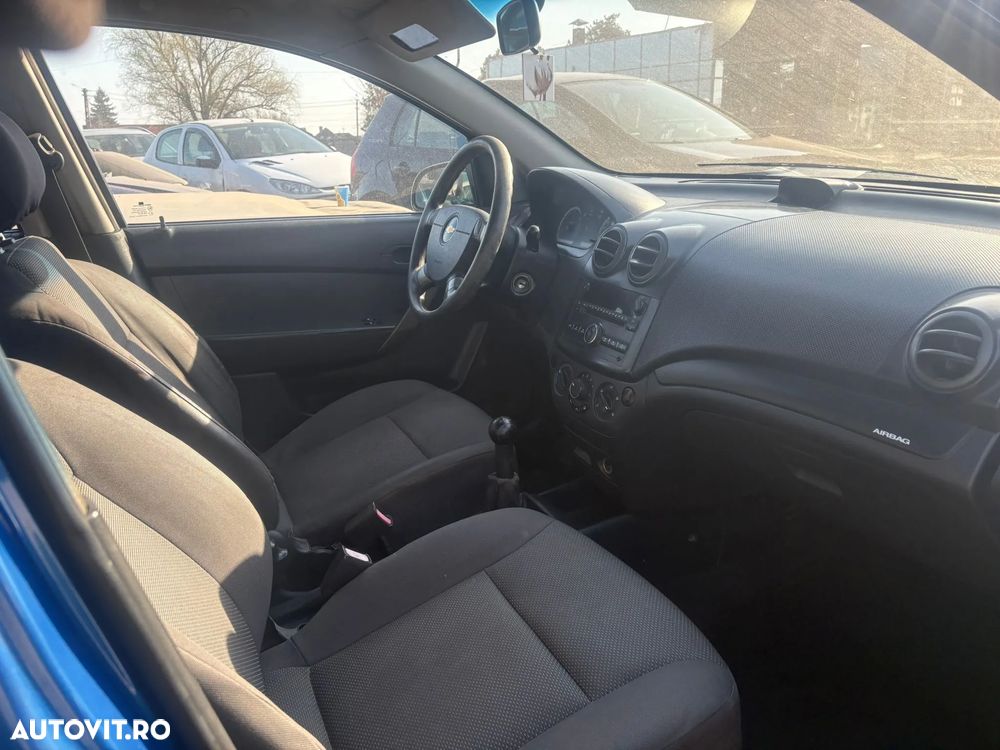 Dezmembrez Chevrolet Aveo - 2