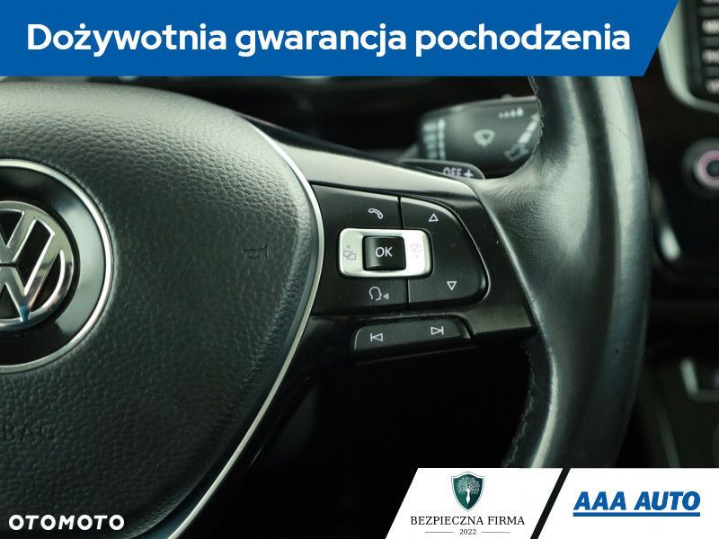Volkswagen Touran - 21