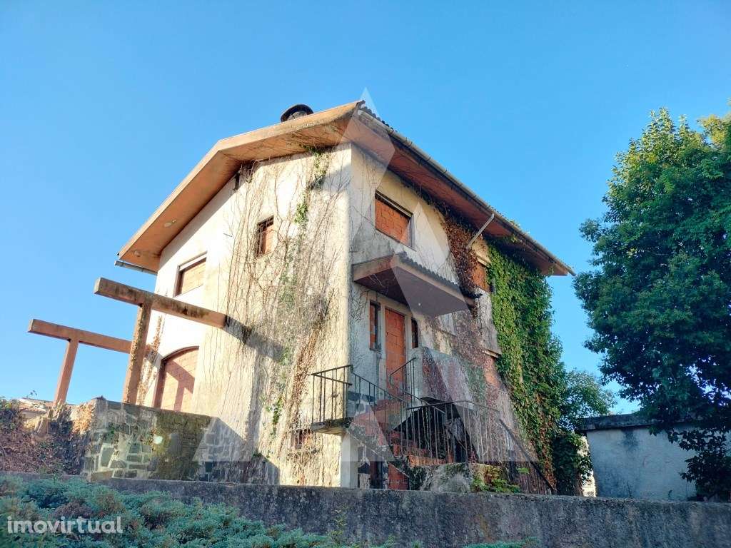 Moradia T4 e 2 lotes de terreno no centro de Albergaria-a-Velha! - Grande imagem: 5/31