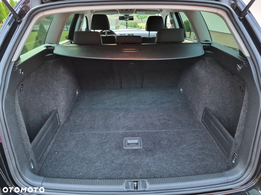 Volkswagen Passat 2.0 TDI 4Motion BlueMotion Technol Comfortline - 15