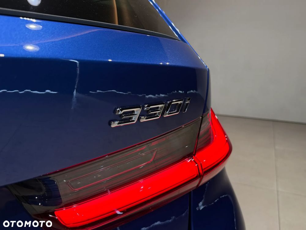 BMW Seria 3 330i xDrive M Sport sport - 23