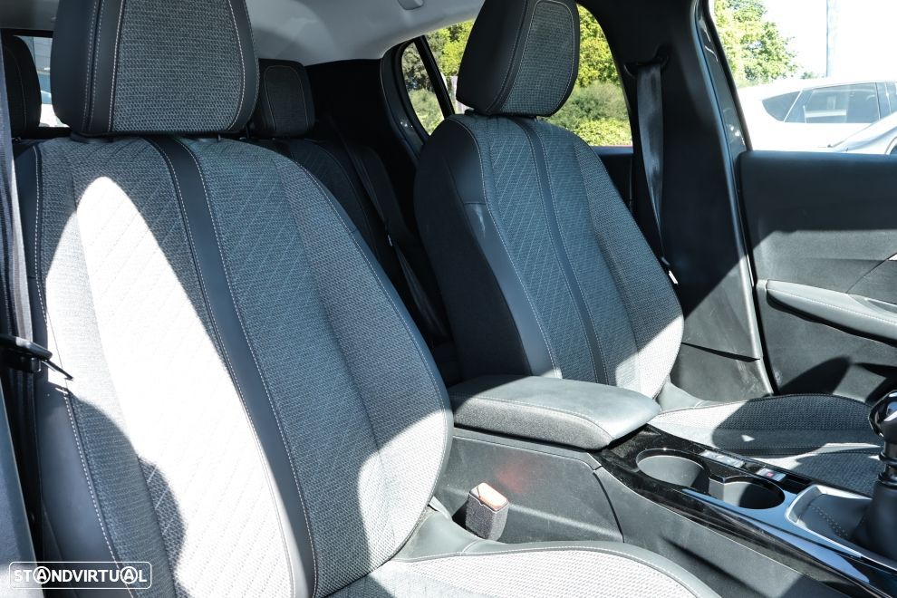 Peugeot 208 1.2 PureTech Allure - 11