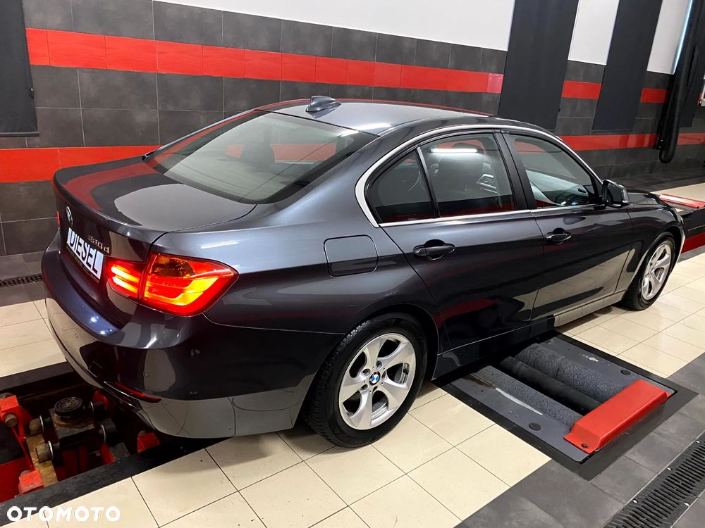 BMW Seria 3 320d Efficient Dynamic Edition Blue Performance Sport Line - 10