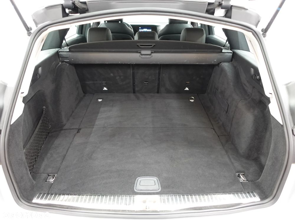 Mercedes-Benz Klasa E 220 d 9G-TRONIC - 24