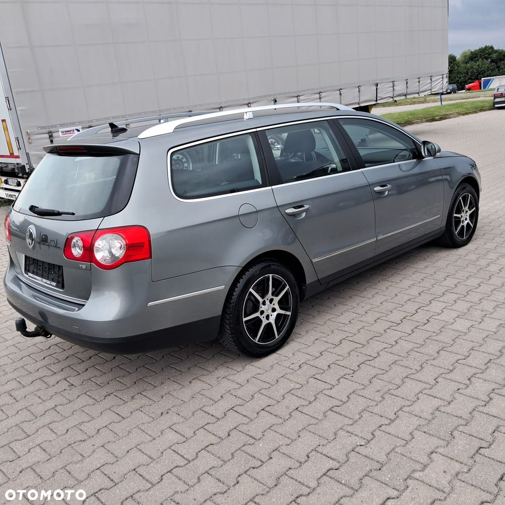 Volkswagen Passat - 4