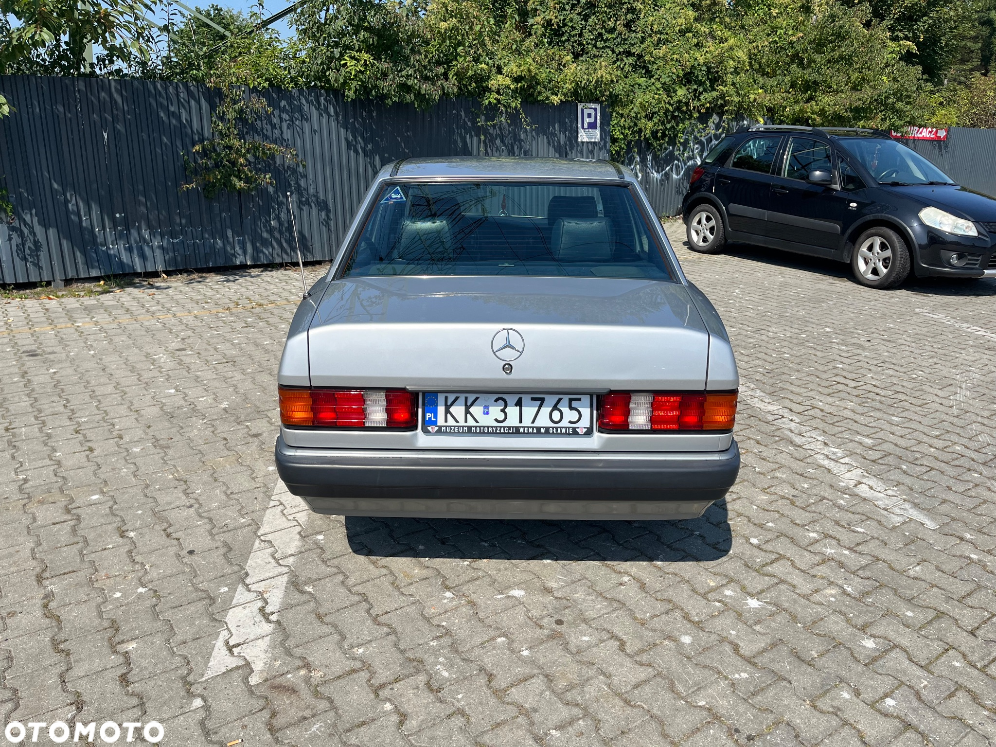 Mercedes-Benz W201 (190) - 11