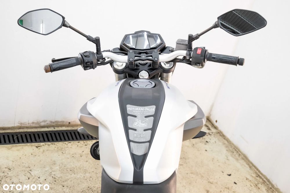 Yamaha MT - 22