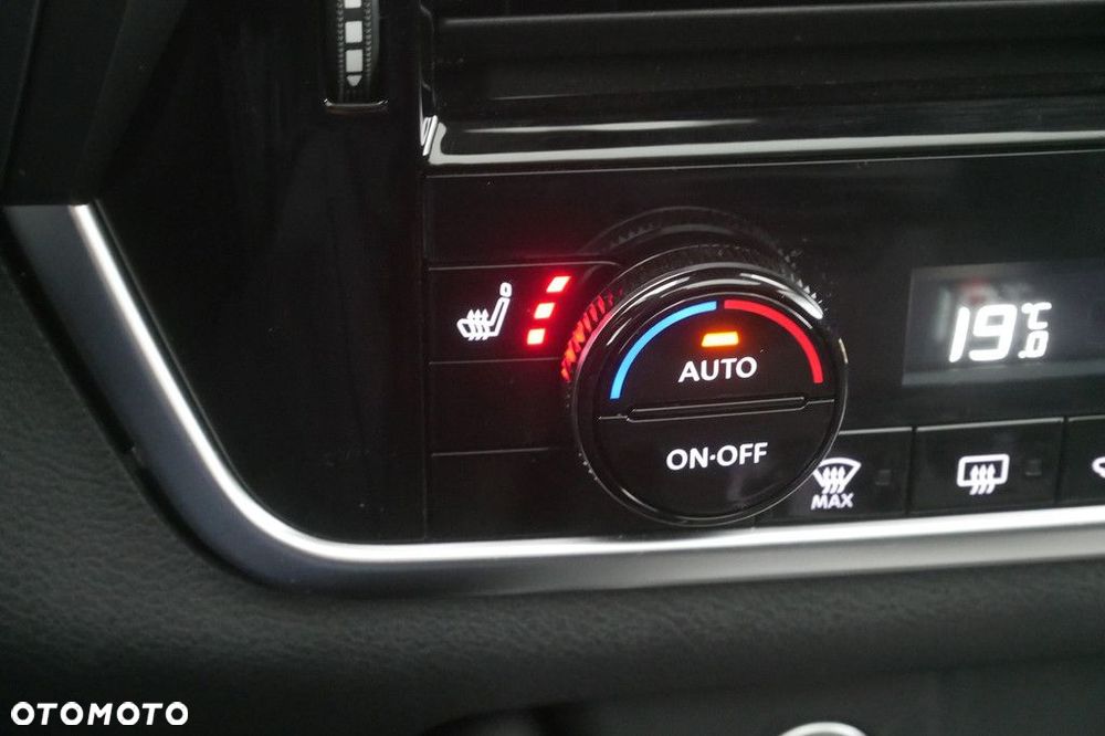 Nissan Qashqai 1.3 DIG-T MHEV N-Connecta Xtronic - 24