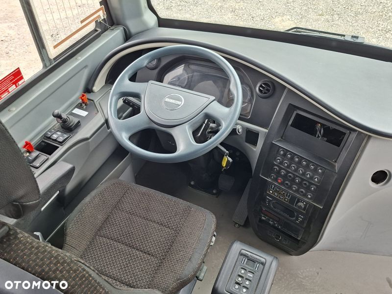 Isuzu Grand Toro - 17