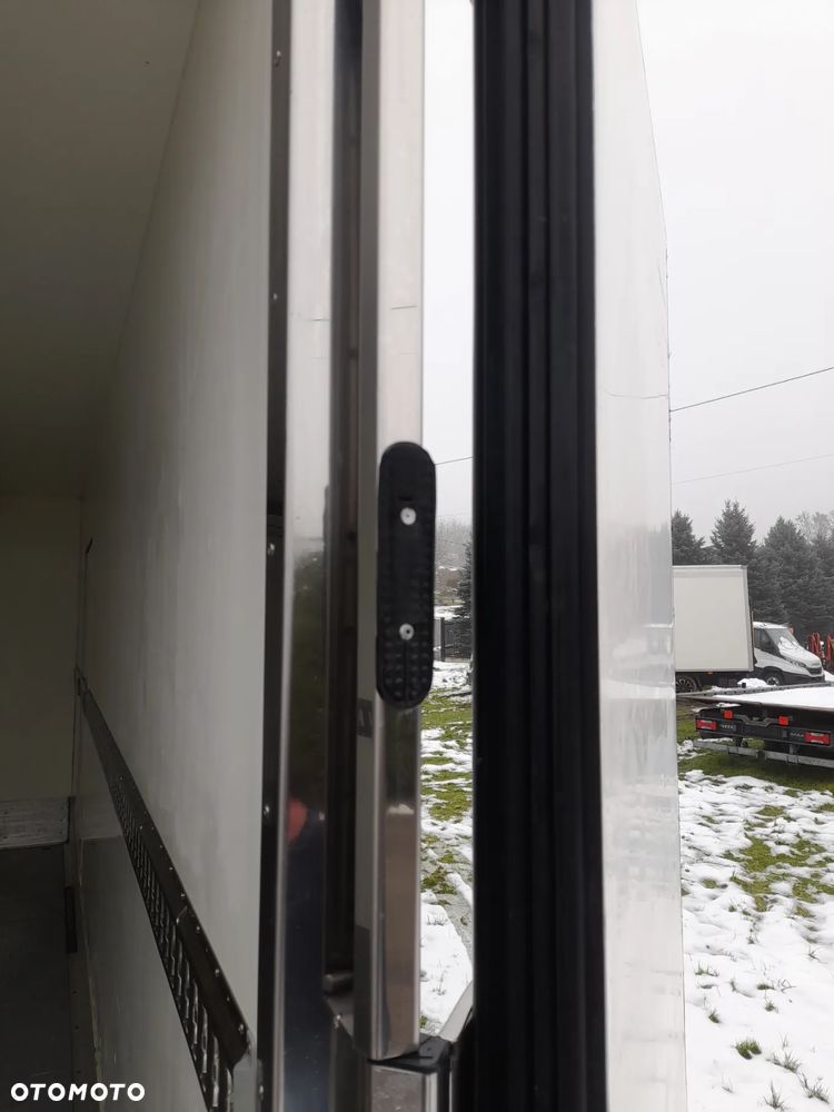 Iveco DAILY 72C18 70C18 Dmc 7200kg MROŹNIA/CHŁODNIA kontener 10 palet grube ściany 7cm!!! WINDA Dhollandia 1000kg// IGŁA// - 15