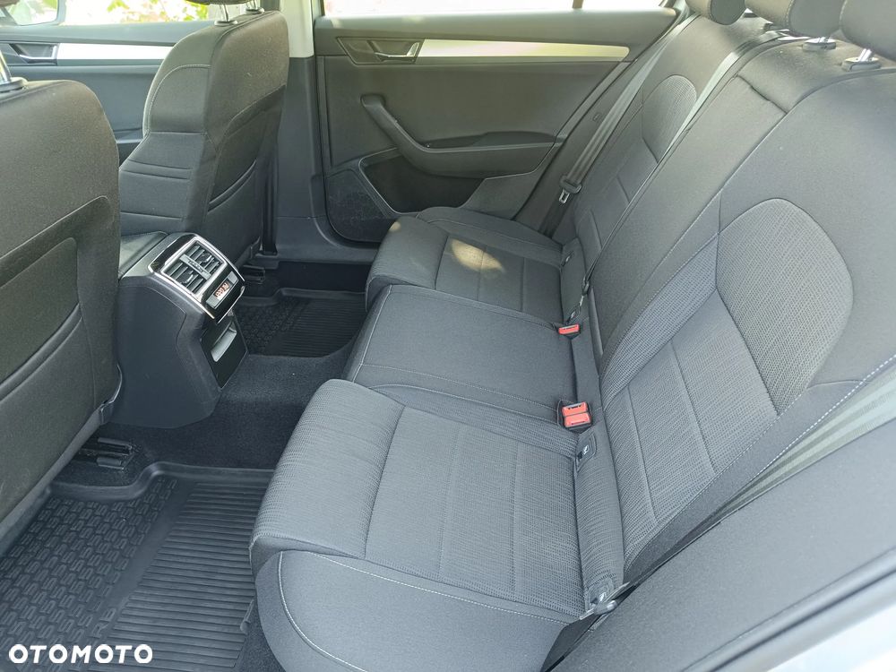 Skoda Superb 2.0 TDI Ambition - 25