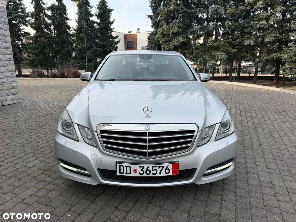Mercedes-Benz E-Class 2011 photo 4