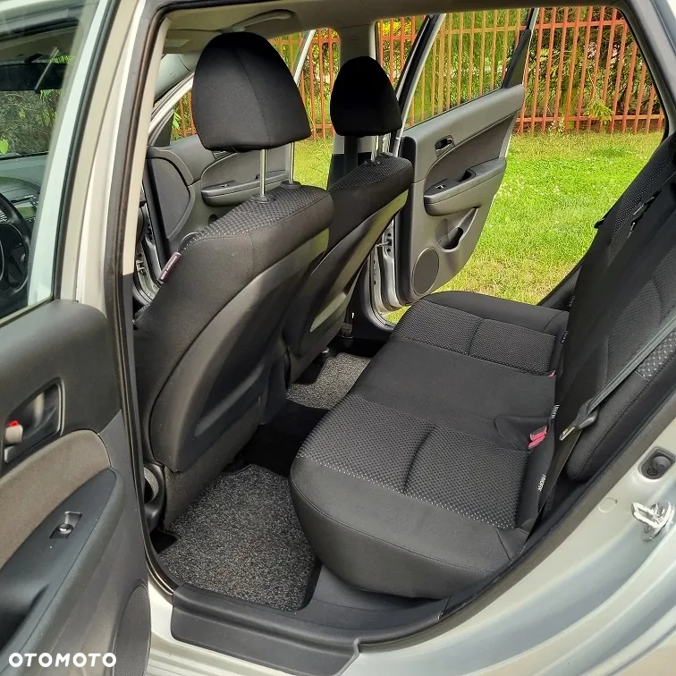 Hyundai i30 1.4 Base + - 17