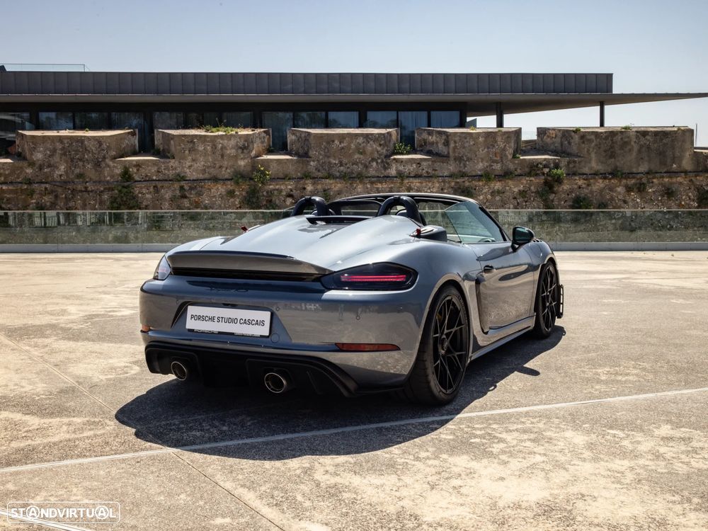 Porsche 718 Spyder - 11