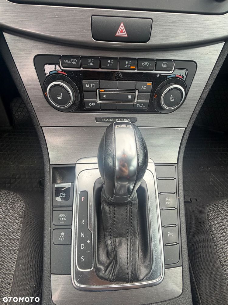 Volkswagen Passat 2.0 TDI Comfortline DSG - 13