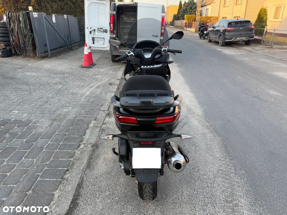 Piaggio MP-3 - 7