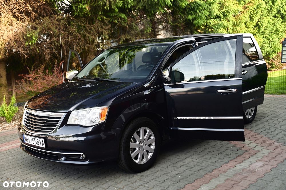 Chrysler Town & Country 3.6 Limited - 19
