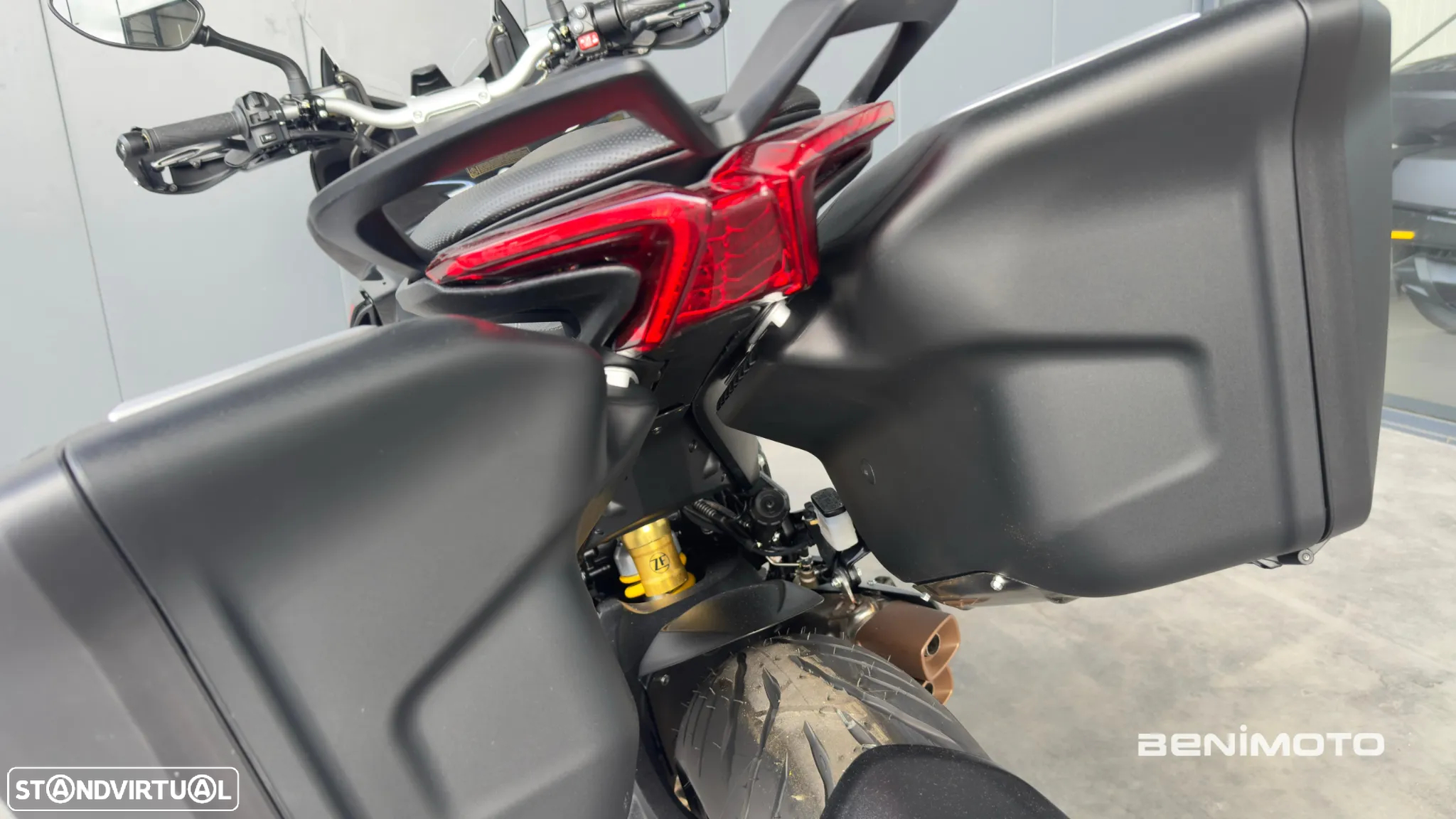 MV Agusta Turismo Veloce R - 21