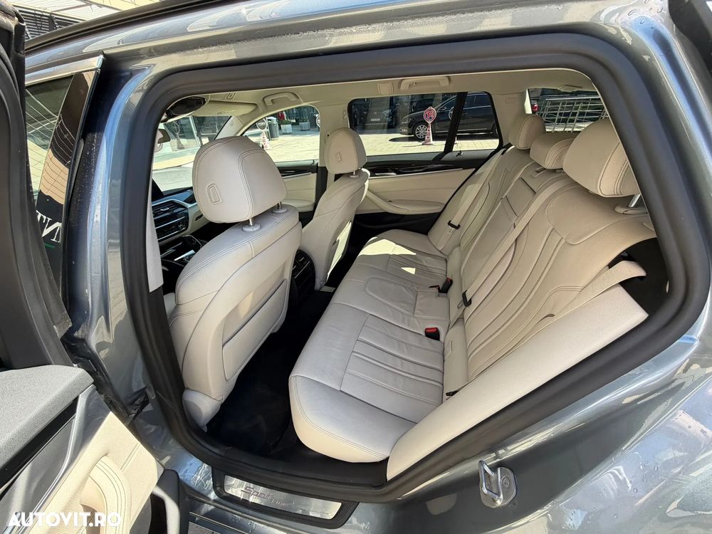 BMW Seria 5 530d xDrive AT - 29