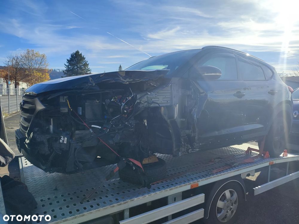 Hyundai Tucson blue 1.6 GDi 2WD Navi - 23