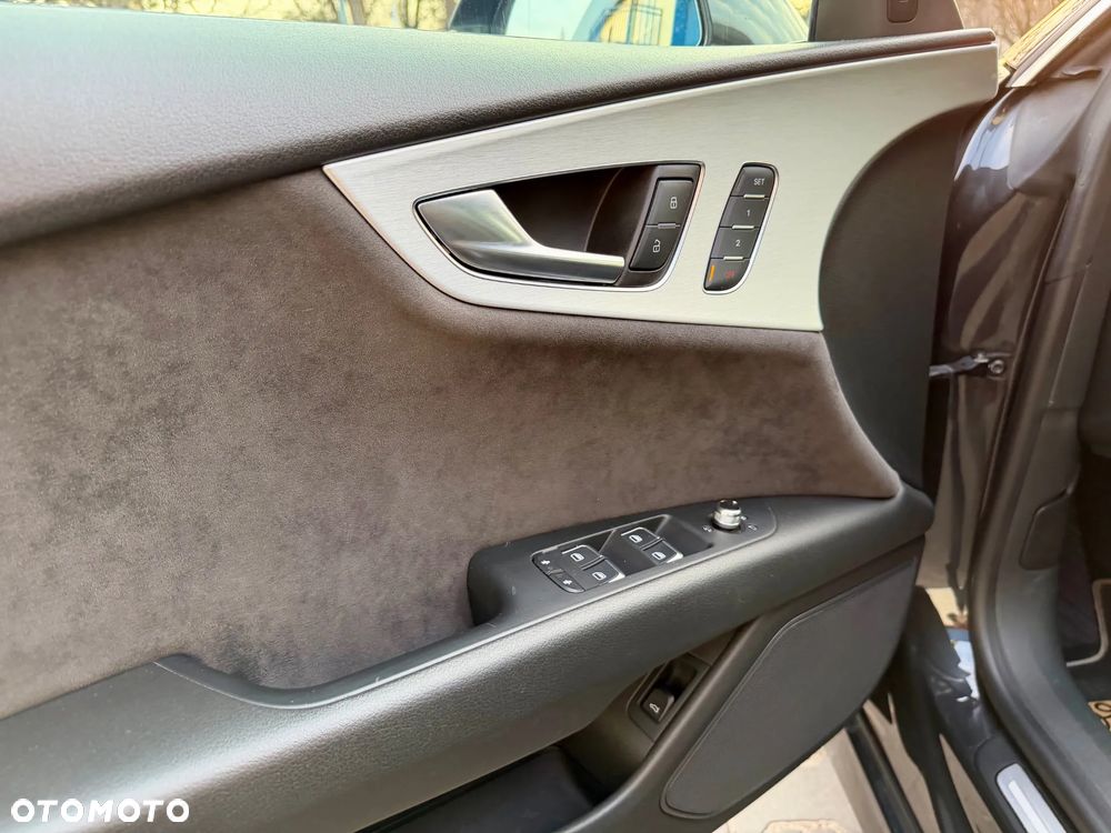 Audi A7 Sportback 3.0 TDI quattro S tronic sport selection - 17