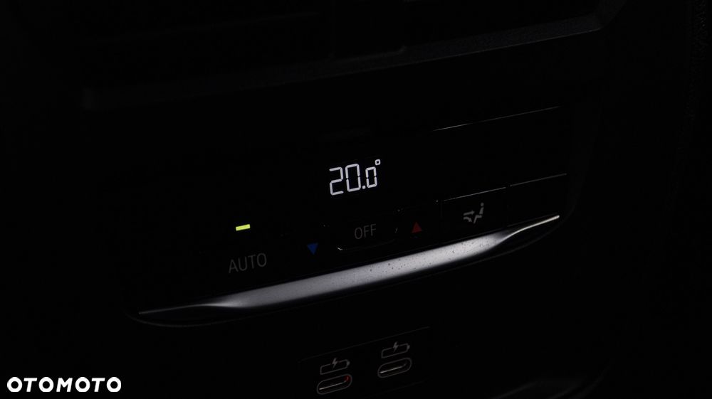 BMW Seria 3 318i Sport Line - 12