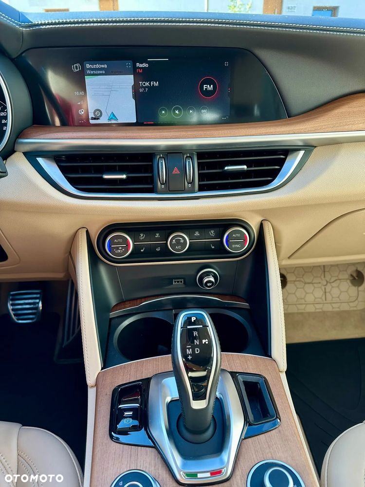 Alfa Romeo Stelvio - 15