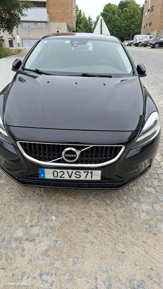 Volvo V40 2.0 D3 Momentum - 1