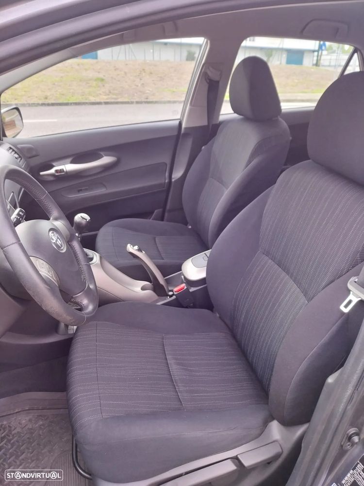 Toyota Auris 1.4 D-4D Sol - 8