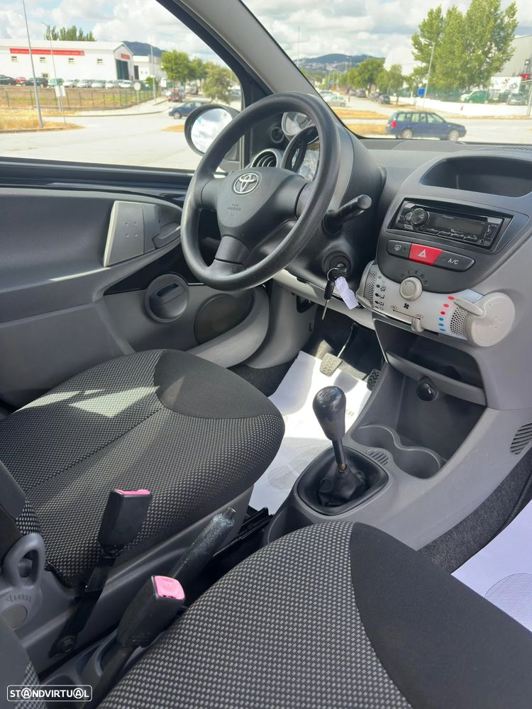 Toyota Aygo 1.0 Plus - 11