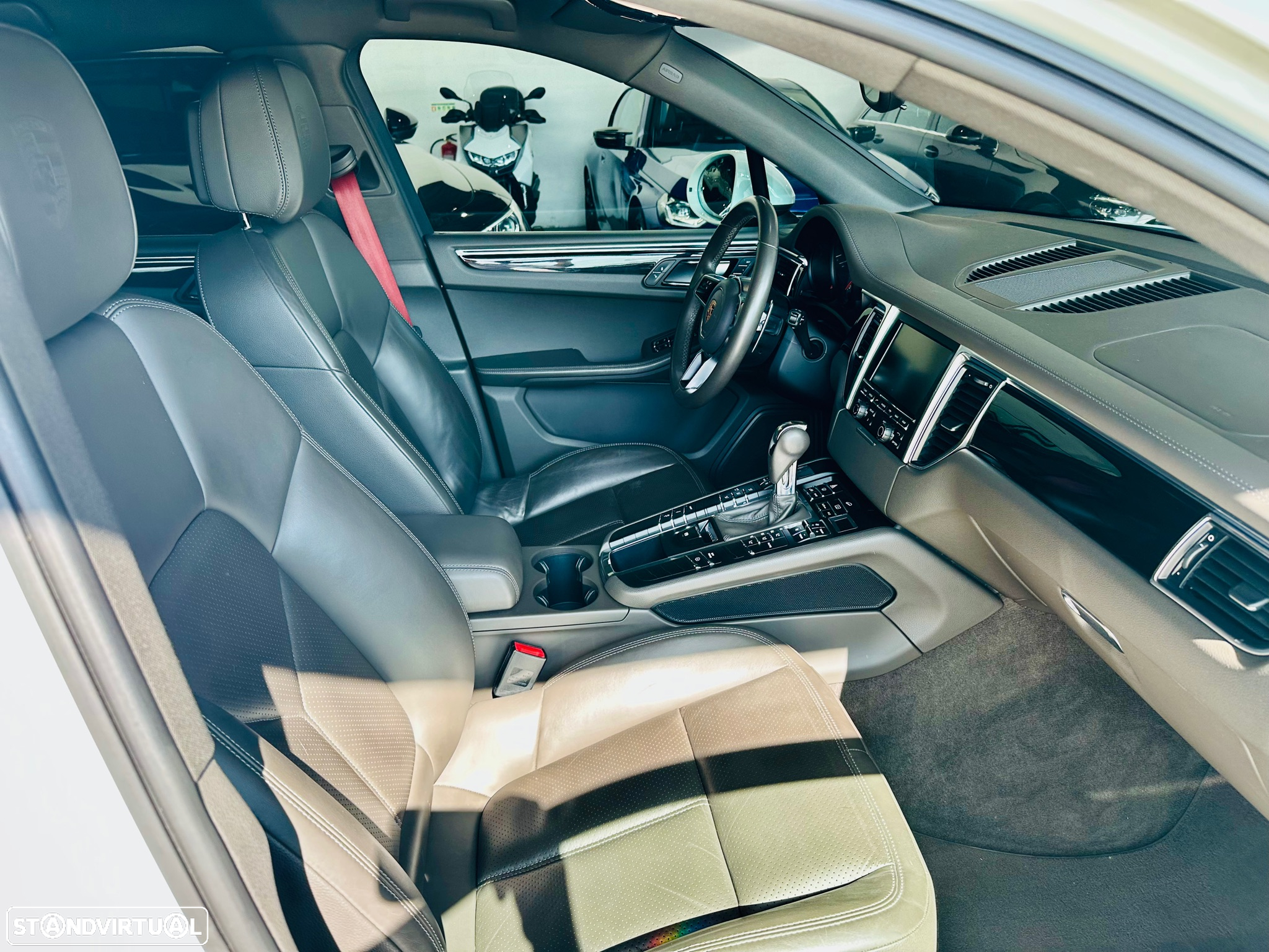 Porsche Macan - 29
