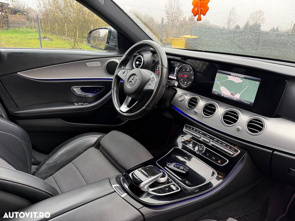 Mercedes-Benz E 220 d 4Matic T 9G-TRONIC - 23