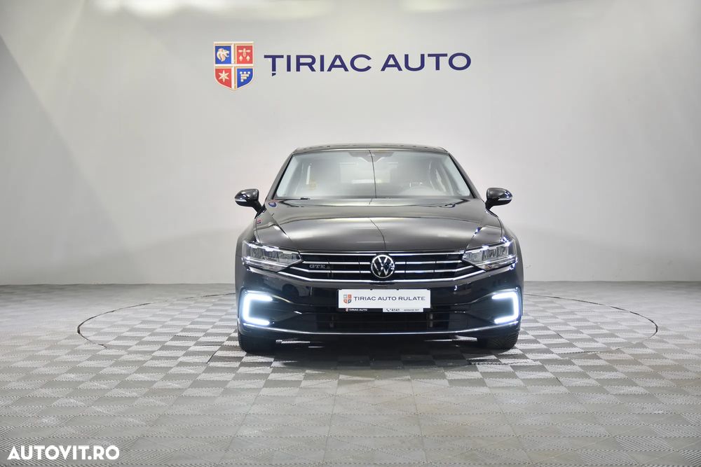 Volkswagen Passat - 8