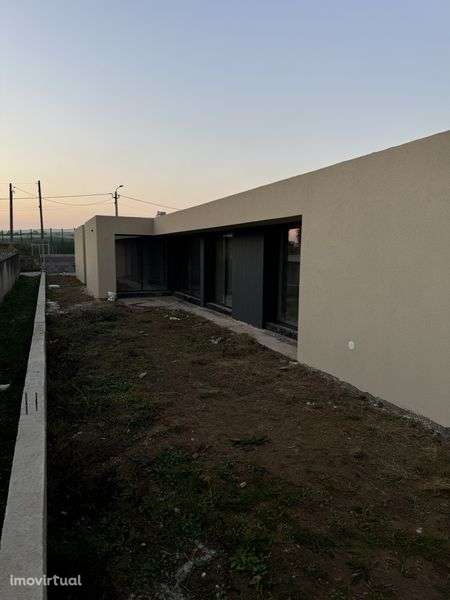 Moradia T3 terrea - Grande imagem: 2/11