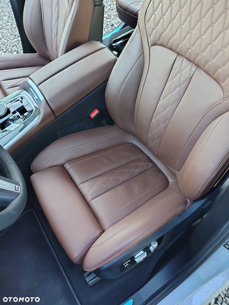 BMW X7 - 18