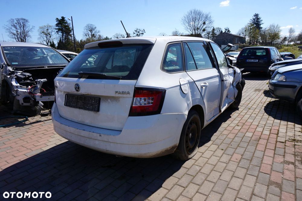 SKODA FABIA III NJ3 KOMBI 2015 LF9E 1.0 12V CHYB 75KM QAE BIAŁY na części - 5