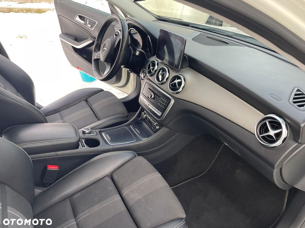Mercedes-Benz GLA 220 4-Matic - 5